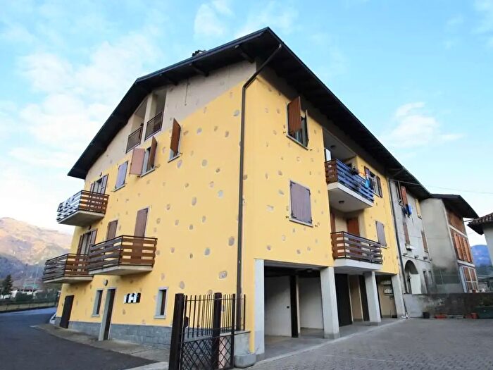 Appartamento trilocale in affitto in Via San Lucio, Clusone