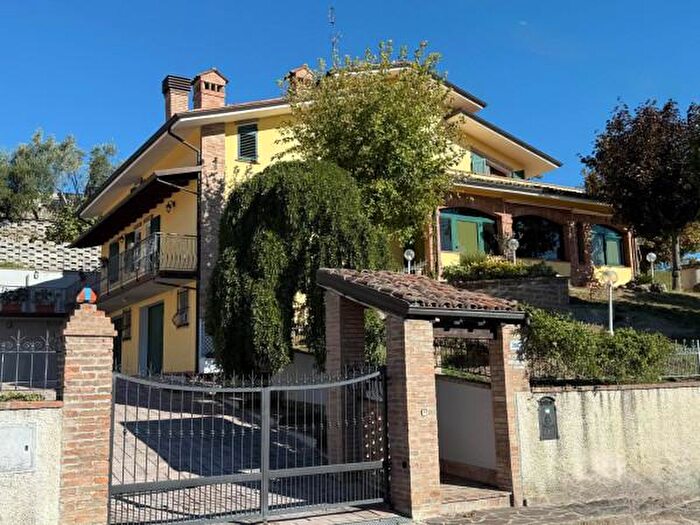 Casa con 6 locali in vendita in Sassuolo