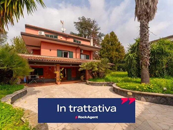 Casa con 6 locali in vendita in Via Pietro Maroncelli, Trecastagni