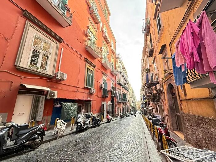 Appartamento monolocale in vendita in Via Santa Lucia al Monte, Napoli