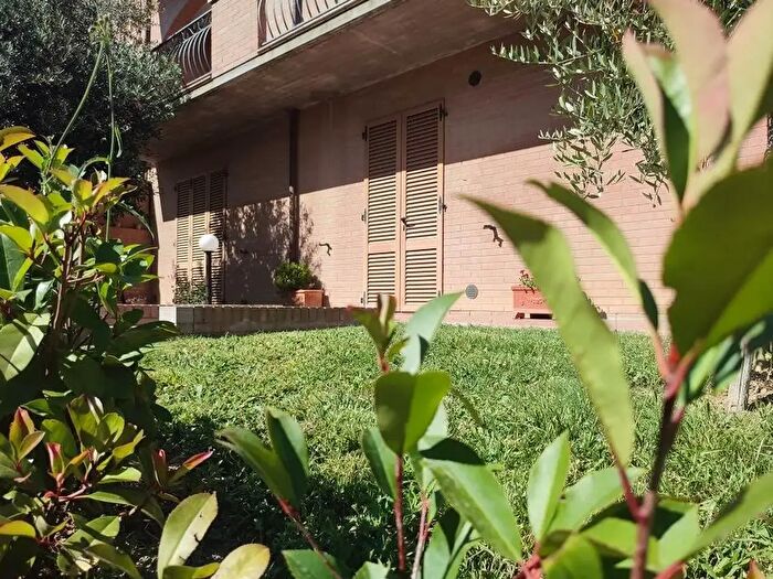 Appartamento con 8 locali in vendita in Montalcino