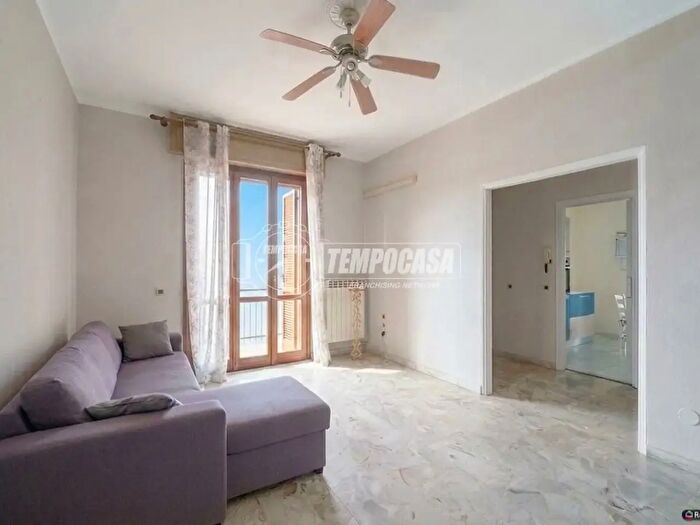 Appartamento trilocale in vendita in Via Valtellina, Cremona