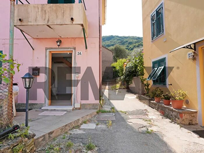 Casa quadrilocale in vendita in Salita di Pino Sottano a, Genova