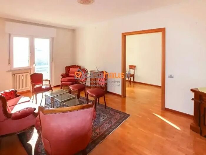 Appartamento con 6 locali in vendita in Bolzano