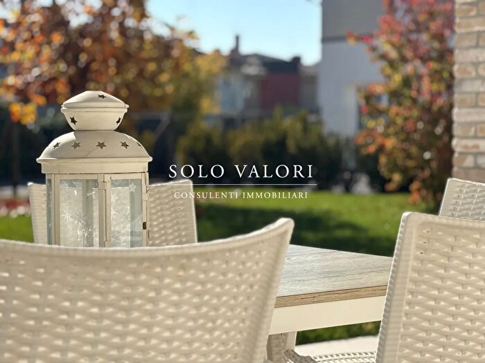 Casa con 5 locali in vendita in Castelfranco Veneto