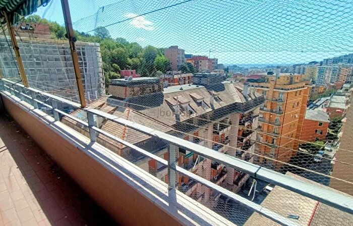 Appartamento con 7 locali in vendita in Via Berno, Genova