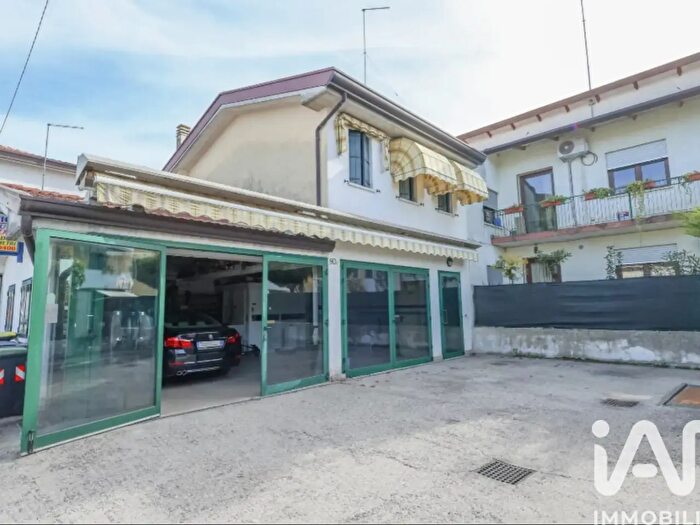 Casa quadrilocale in vendita in Via S Salvatore, Padova