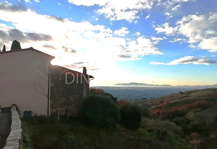 Casa con 5 locali in vendita in Vinci