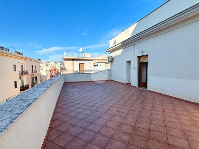 Appartamento con 6 locali in vendita in Via Iaccarrino Mozzillo, Manfredonia