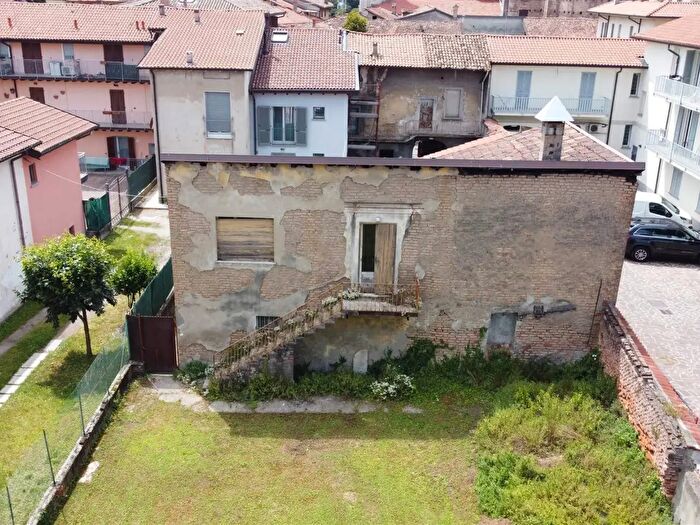 Case in Vendita e in Affitto - 2