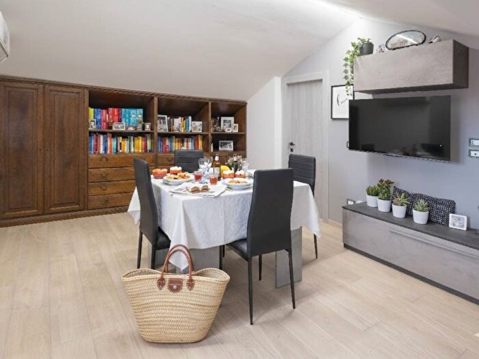 Appartamento bilocale in affitto in Salita Vallone Santa Lucia, Oneglia, Imperia