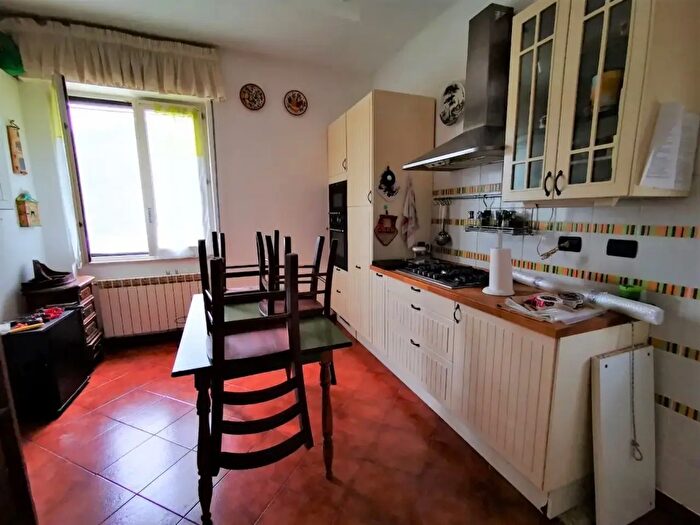 Appartamento con 6 locali in vendita in Via Sardorella, Genova