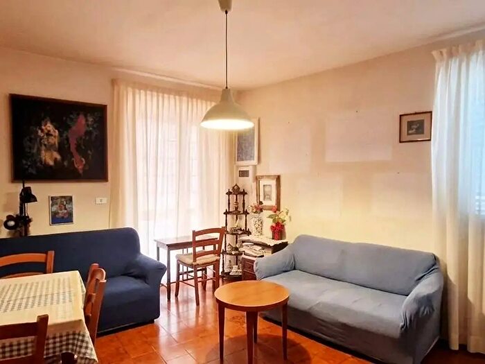 Casa con 10 locali in vendita in Caldera, Massa