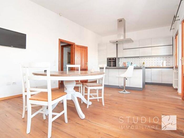 Casa con 6 locali in vendita in Via Bassa della Vergine, Pistoia