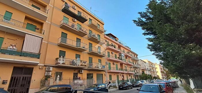 Appartamento trilocale in vendita in Via Vincenzo Marchesano, Palermo