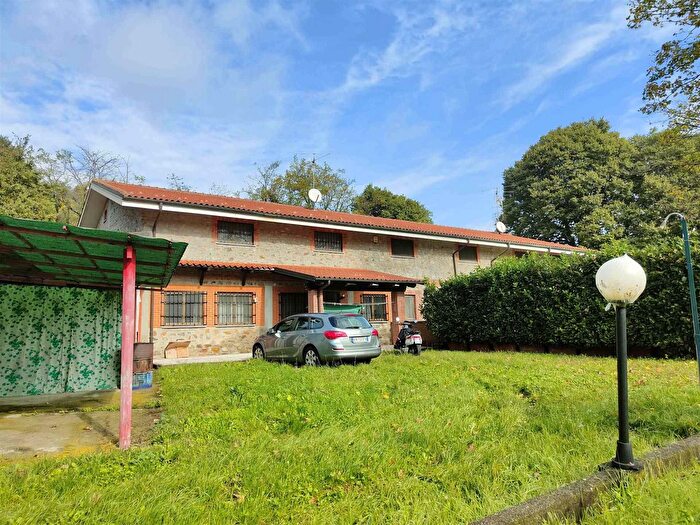 Appartamento con 10 locali in vendita in Via dei Soliti, Castagneto Po