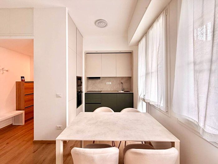 Appartamento trilocale in affitto in Via Ermanno Barigozzi, Quartiere Forlanini, Milano