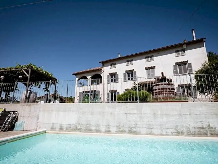 Casa con 10 locali in vendita in Strada Albera, Castel Boglione