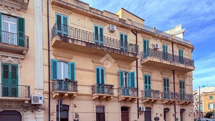 Appartamento con 5 locali in vendita in Via XXVII Luglio, Messina