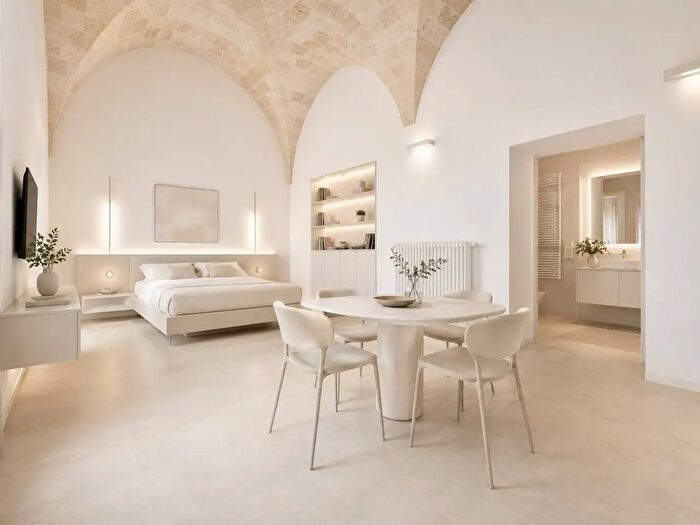 Appartamento trilocale in vendita in Piazzetta San Giovanni dei Fiorentini, Lecce