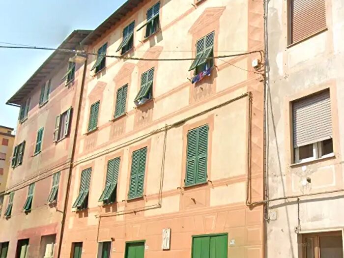 Appartamento con 5 locali in vendita in Via Martiri della Libertà, Campomorone