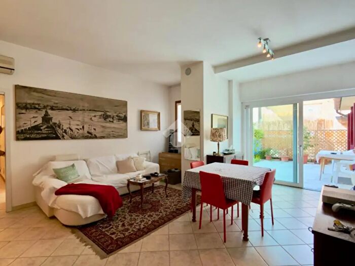 Appartamento quadrilocale in vendita in Via Montello, Asolo