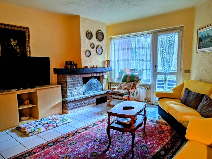 Appartamento trilocale in vendita in Artogne