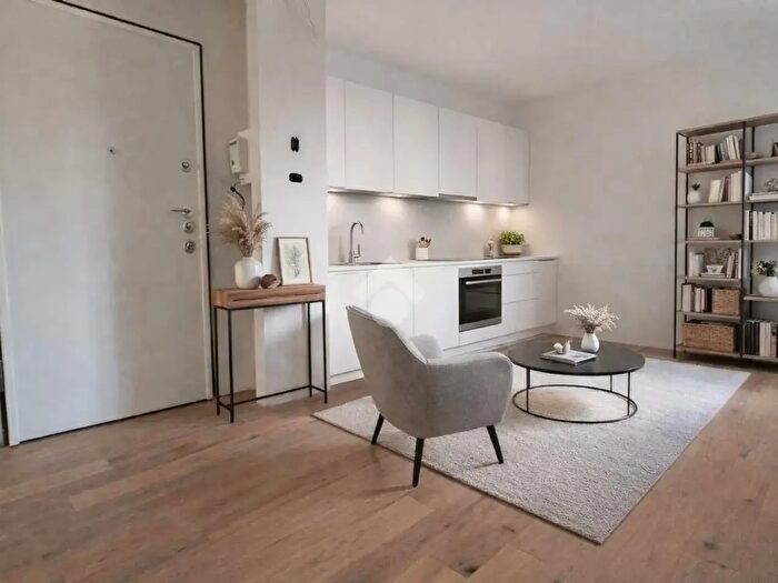 Appartamento trilocale in vendita in Viale Monza, Milano