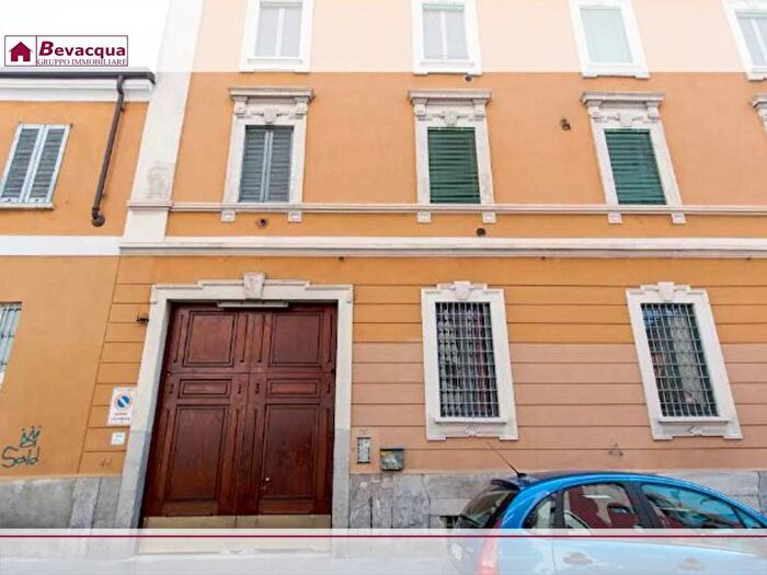 Appartamento quadrilocale in affitto in Via Sassari, Gorla, Milano