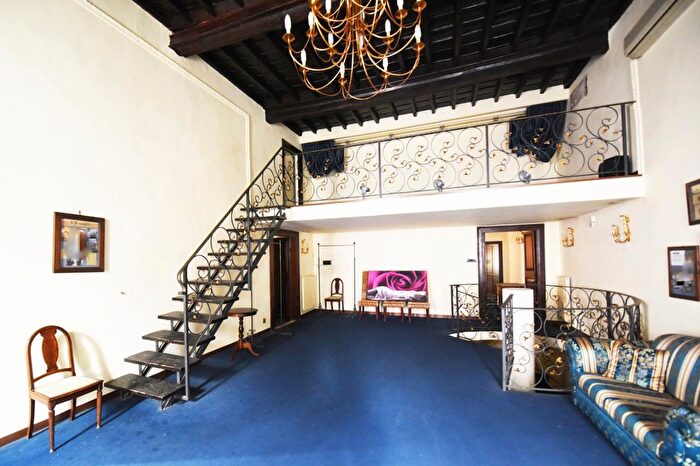 Appartamento con 6 locali in vendita in Via Garibaldi, Civita Castellana