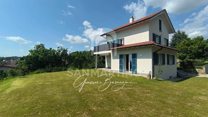 Casa quadrilocale in affitto in Via della Tallera, Varese