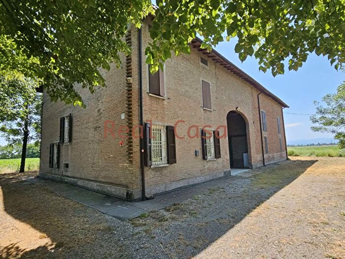 Casa con 11 locali in vendita in Stradello degli Orsi, Modena