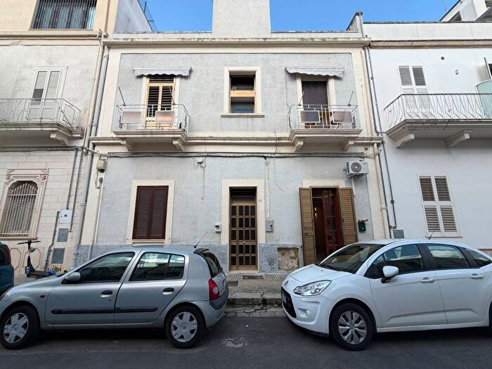 Appartamento trilocale in affitto in Via Casale Cerrate, Università Via Taranto, Lecce