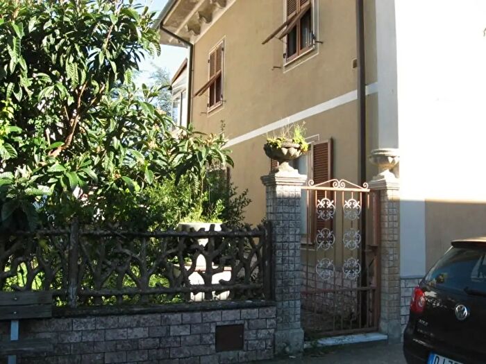 Casa con 6 locali in vendita in Aulla