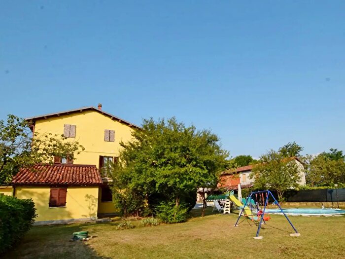 Casa con 5 locali in vendita in Strada di Rocca De Baldi, Mondovi'