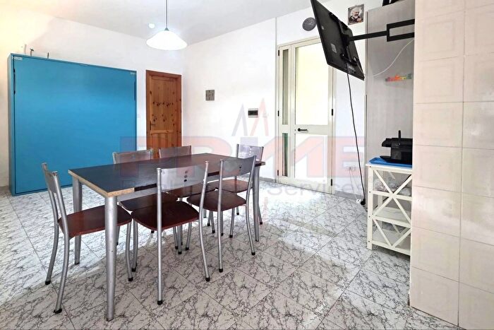 Appartamento trilocale in vendita in Via delle Robinie Gallipoli, Gallipoli