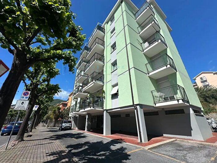 Appartamento con 5 locali in vendita in Via Piave, Albenga