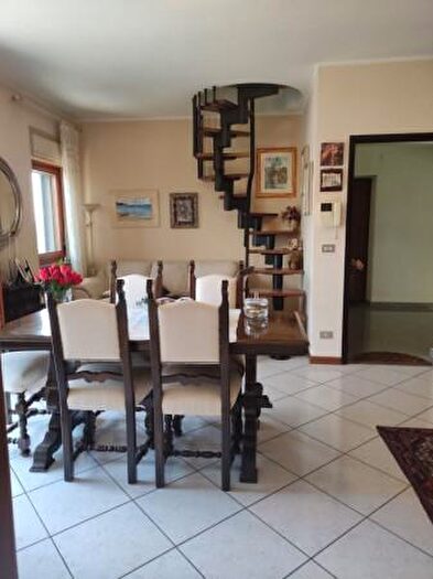 Appartamento con 6 locali in vendita in Via della Mainetta, L'Aquila