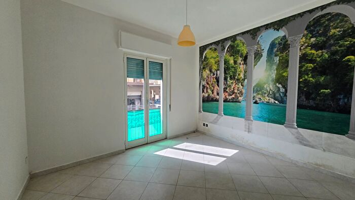 Appartamento con 5 locali in vendita in Via Neghelli, Alassio