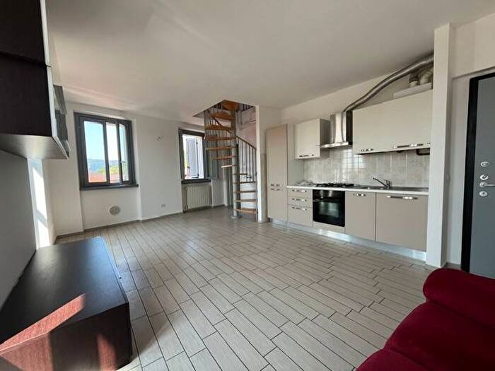 Appartamento bilocale in affitto in Via Broletto, Centro, Monvalle