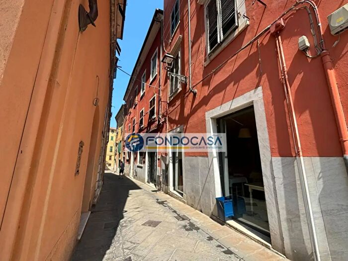 Appartamento quadrilocale in vendita in Via Rossi, Carrara
