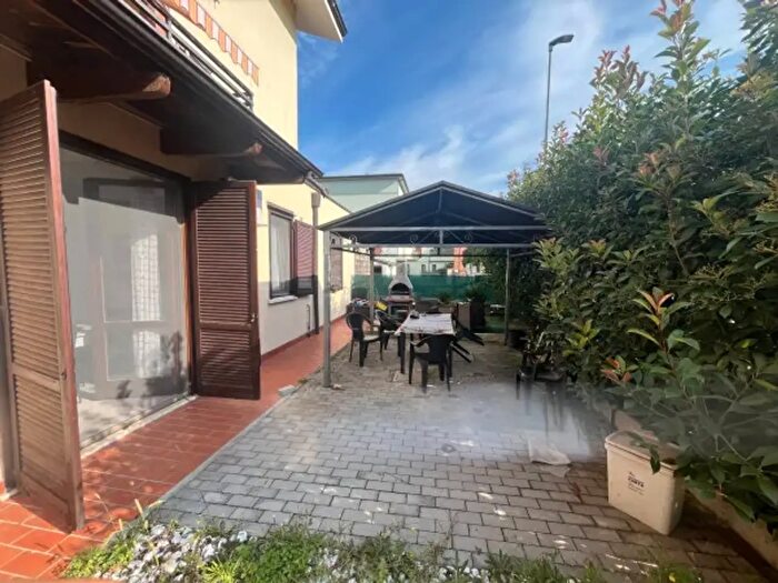 Appartamento bilocale in vendita in Via Camillo Benso di Cavour c, Suzzara