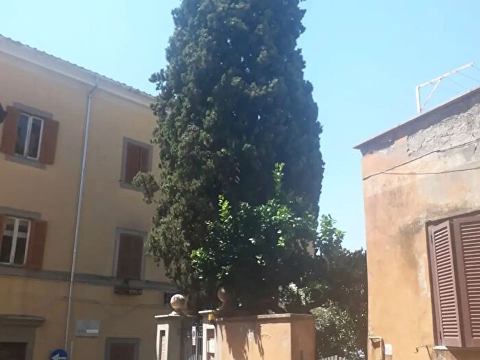 Appartamento trilocale in vendita in Via delle Stimmate, Velletri