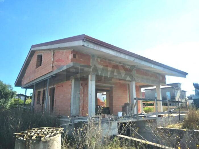 Casa quadrilocale in vendita in Minturno