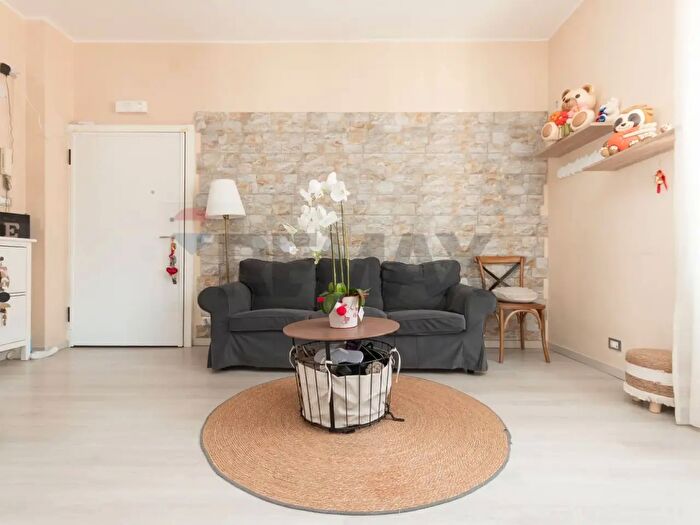 Appartamento con 5 locali in vendita in Serra Ricco