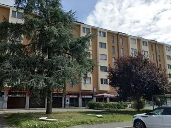 Appartamento quadrilocale in vendita in Via Ugo Betti, Milano