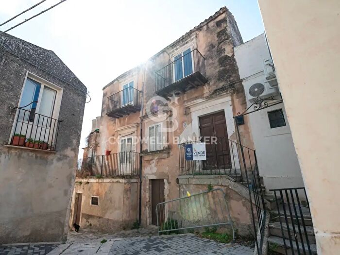 Casa con 12 locali in vendita in Via Nativo, Modica