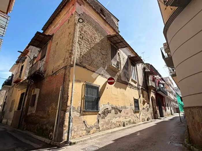 Casa quadrilocale in vendita in Via Riscatto, Frattamaggiore