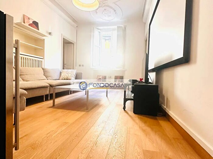 Appartamento quadrilocale in vendita in Via Borgospesso, Milano