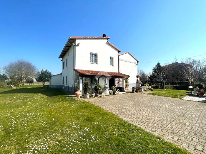 Casa con 5 locali in vendita in Via S Lazzaro, Noceto